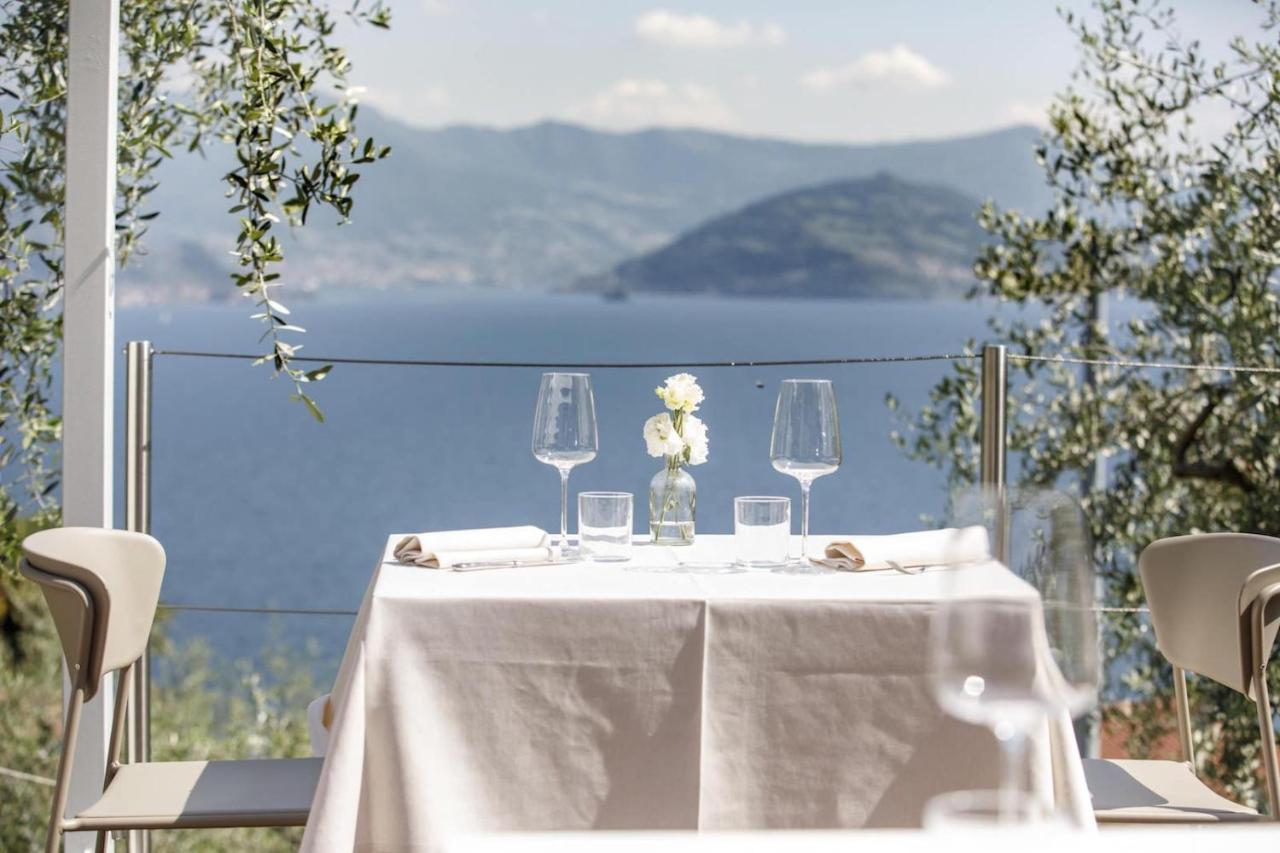 Hotel Miranda Riva di Solto Bagian luar foto