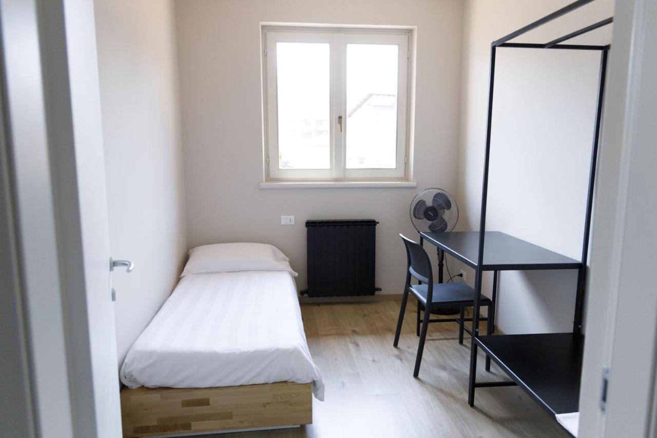 Hotel Miranda Riva di Solto Bagian luar foto