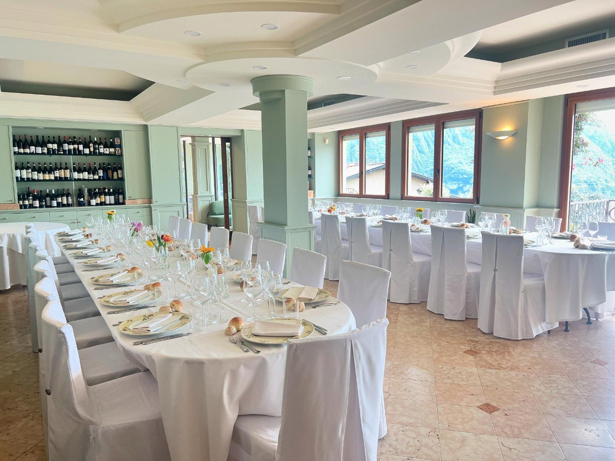Hotel Miranda Riva di Solto Bagian luar foto